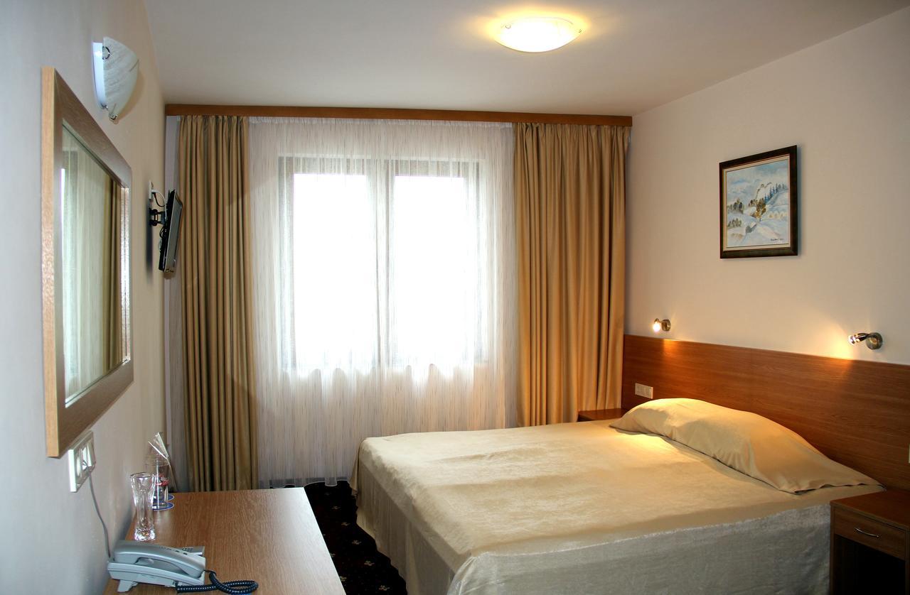 פמפורובו Hotel Coop Rozhen מראה חיצוני תמונה
