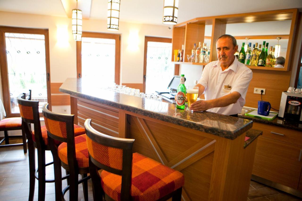 פמפורובו Hotel Coop Rozhen מראה חיצוני תמונה