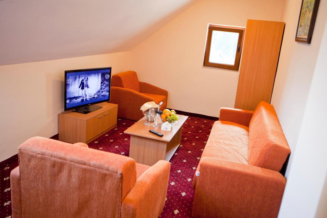 פמפורובו Hotel Coop Rozhen מראה חיצוני תמונה