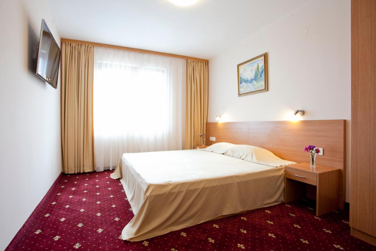 פמפורובו Hotel Coop Rozhen מראה חיצוני תמונה
